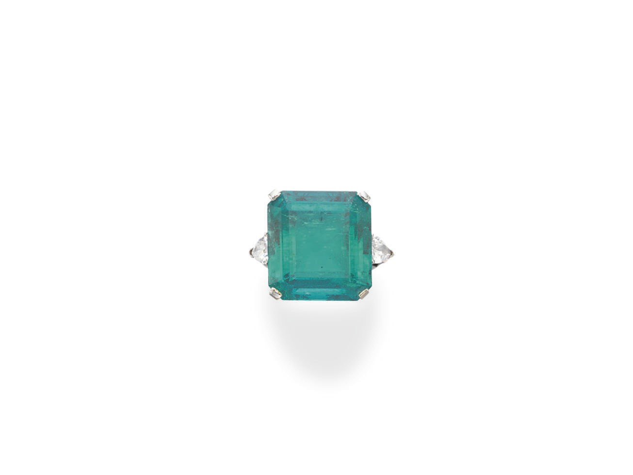 AN EMERALD AND DIAMOND RING