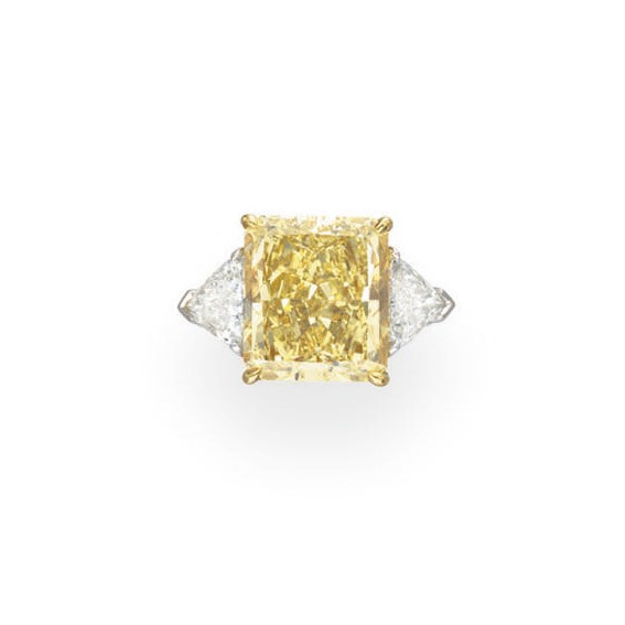 A COLORED DIAMOND RING