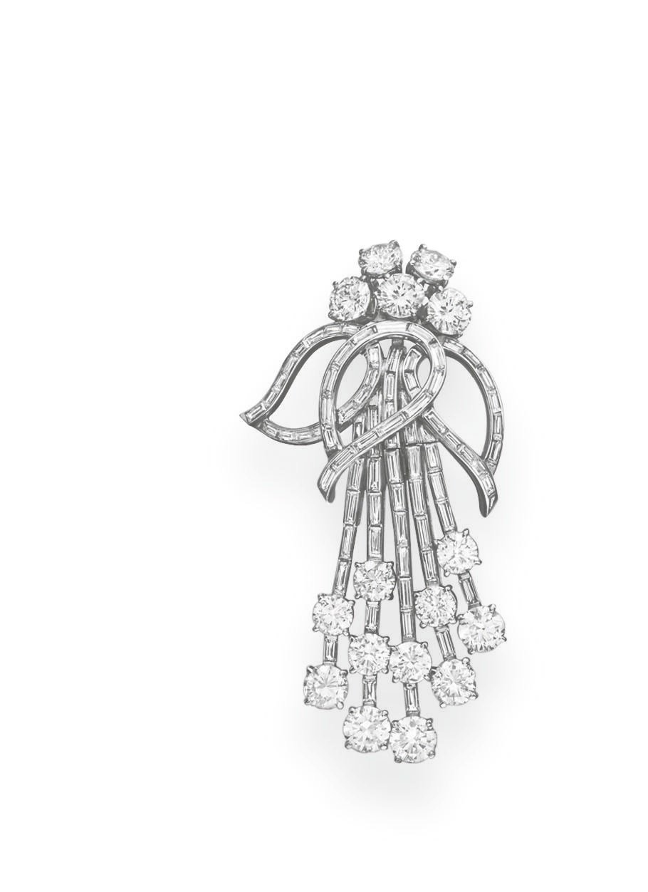 A DIAMOND BROOCH