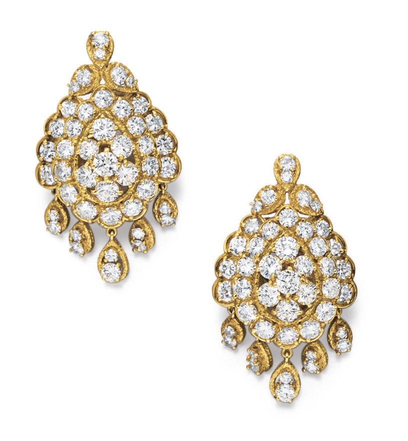 A PAIR OF DIAMOND AND GOLD EAR PENDANTS, BY VAN CLEEF & ARPELS