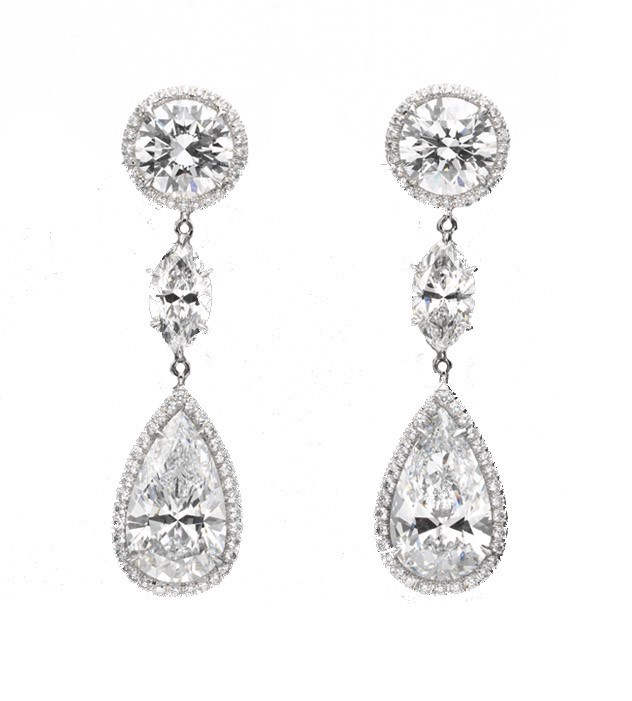 A PAIR OF IMPORTANT DIAMOND EAR PENDANTS