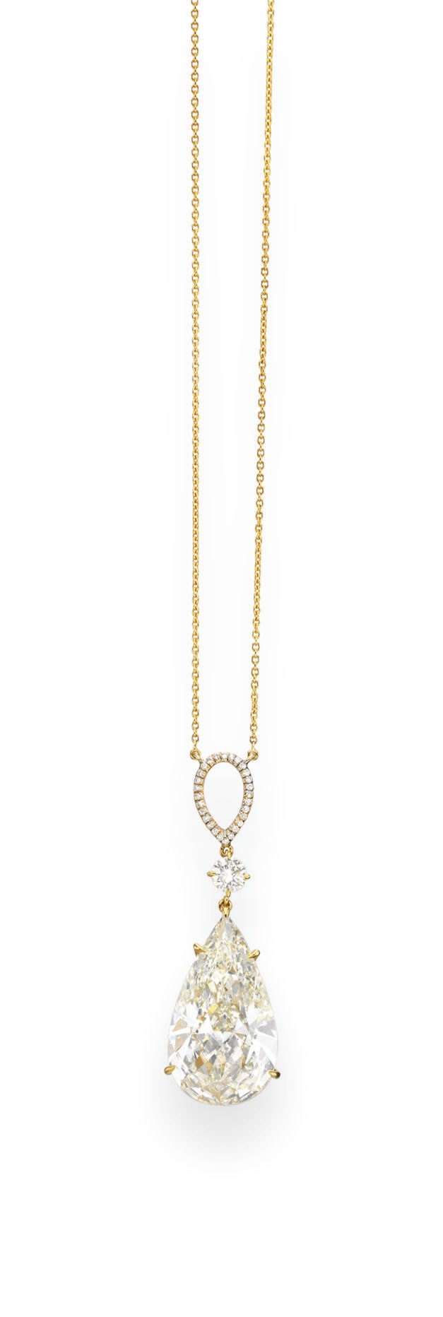 A DIAMOND PENDANT NECKLACE