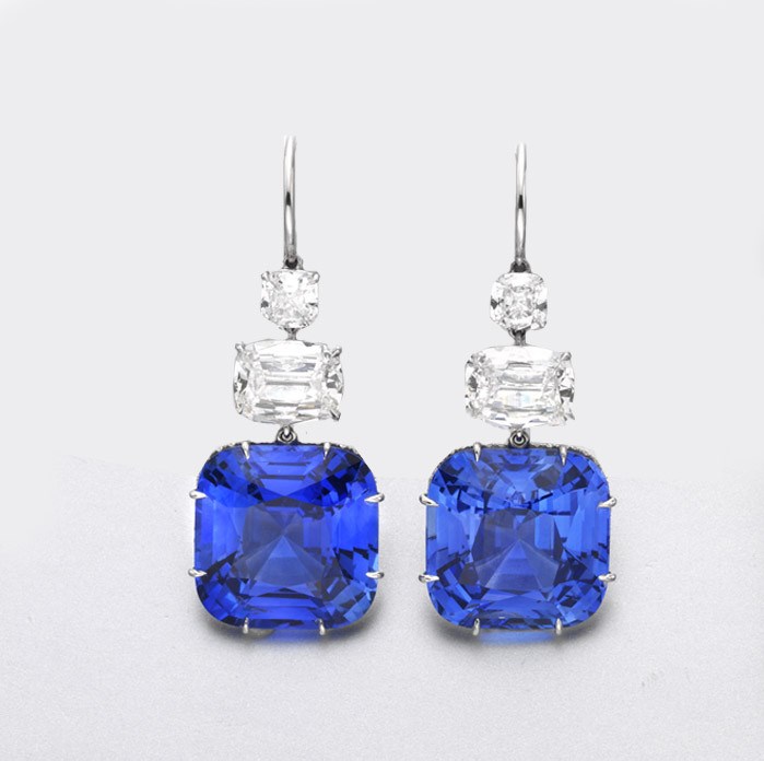 A PAIR OF SAPPHIRE AND DIAMOND EAR PENDANTS