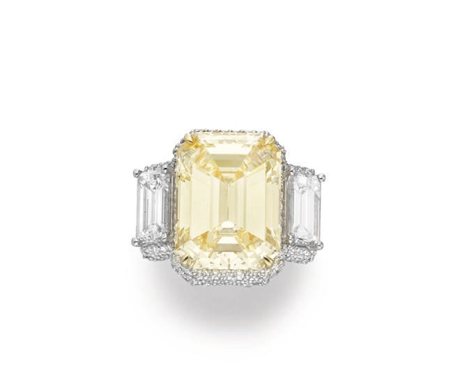 A COLORED DIAMOND RING