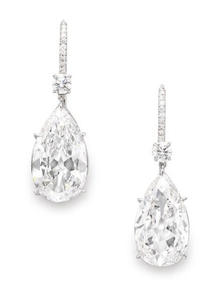 A PAIR OF EXCEPTIONAL DIAMOND EAR PENDANTS