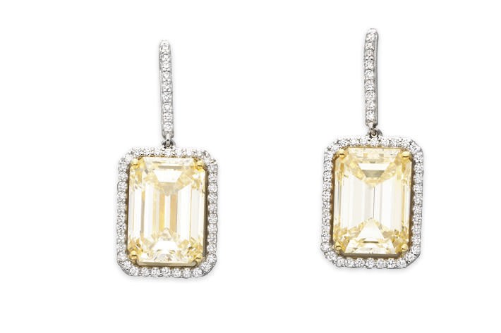 A PAIR OF COLORED DIAMOND EAR PENDANTS