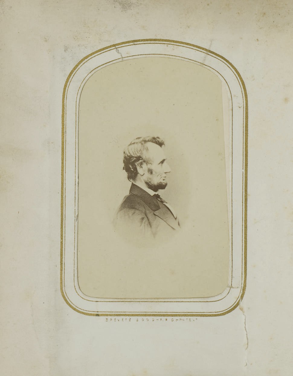 [PHOTOGRAPHIE] -- Album contenant 30 portraits de format "Carte de visite" de personnalités (écrivains, peintres, compositeurs, artistes, hommes politiques) dont Abraham Lincoln, Alexandre Dumas père, Victor Hugo, Eugène Delacroix, Franz Liszt, Giuseppe Garibaldi, et d'autres. Pour la plupart Paris: Nadar, Carjat, Disdéri, Reutlinger, Petit, ca. 1860.
