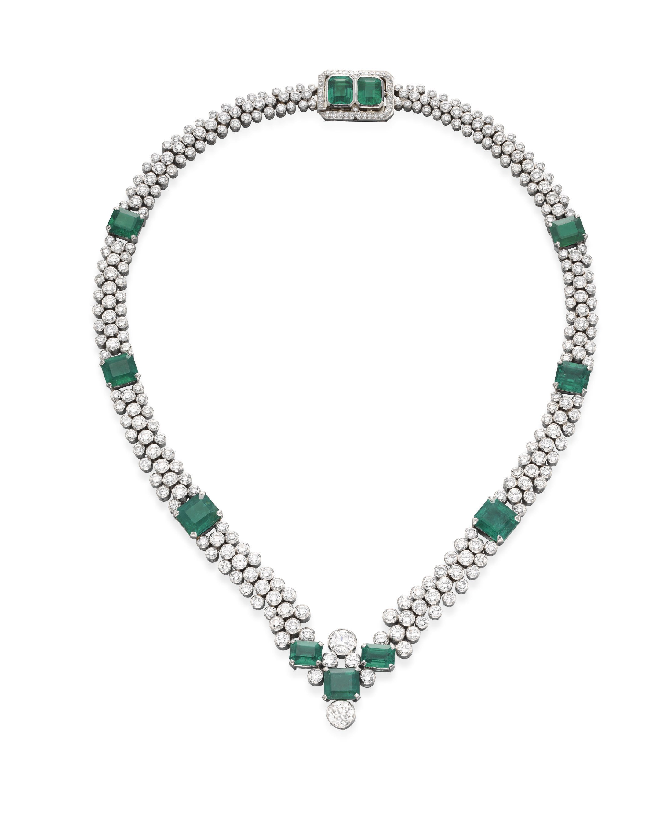 AN EMERALD AND DIAMOND NECKLACE