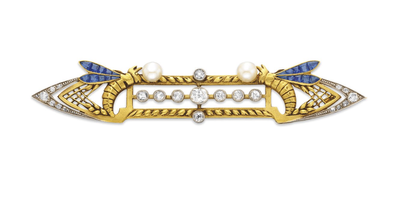 AN ART NOUVEAU DIAMOND AND SAPPHIRE BEE BROOCH, BY GONON