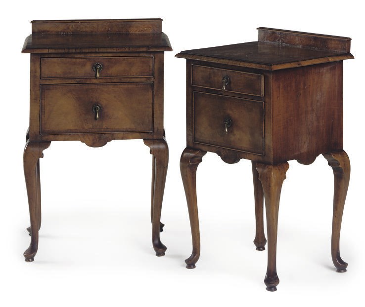 A PAIR OF WALNUT BEDSIDE CABINETS