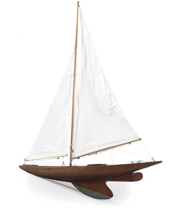 AN EDWARDIAN POND YACHT