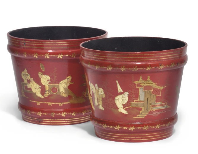 A PAIR OF JAPANNED PAPIER-MACHÉ CHINOISERIE BASKETS
