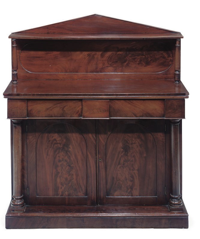 AN EARLY VICTORIAN MAHOGANY CHIFFONIER