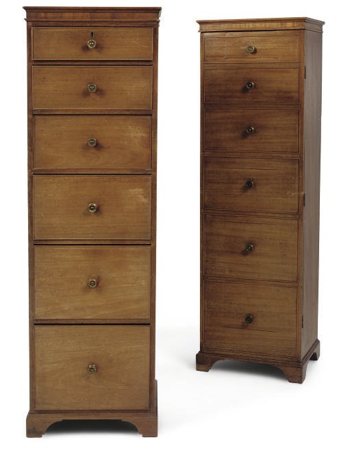 A PAIR OF REGENCY MAHOGANY PEDESTAL CABINETS