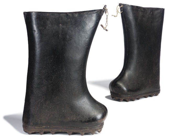 A PAIR OF LEATHER GALOSHES