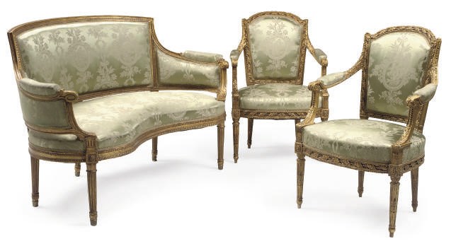 A GILT GESSO THREE PIECE SUITE