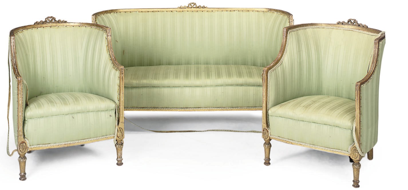 A GILTWOOD BERGERE SUITE