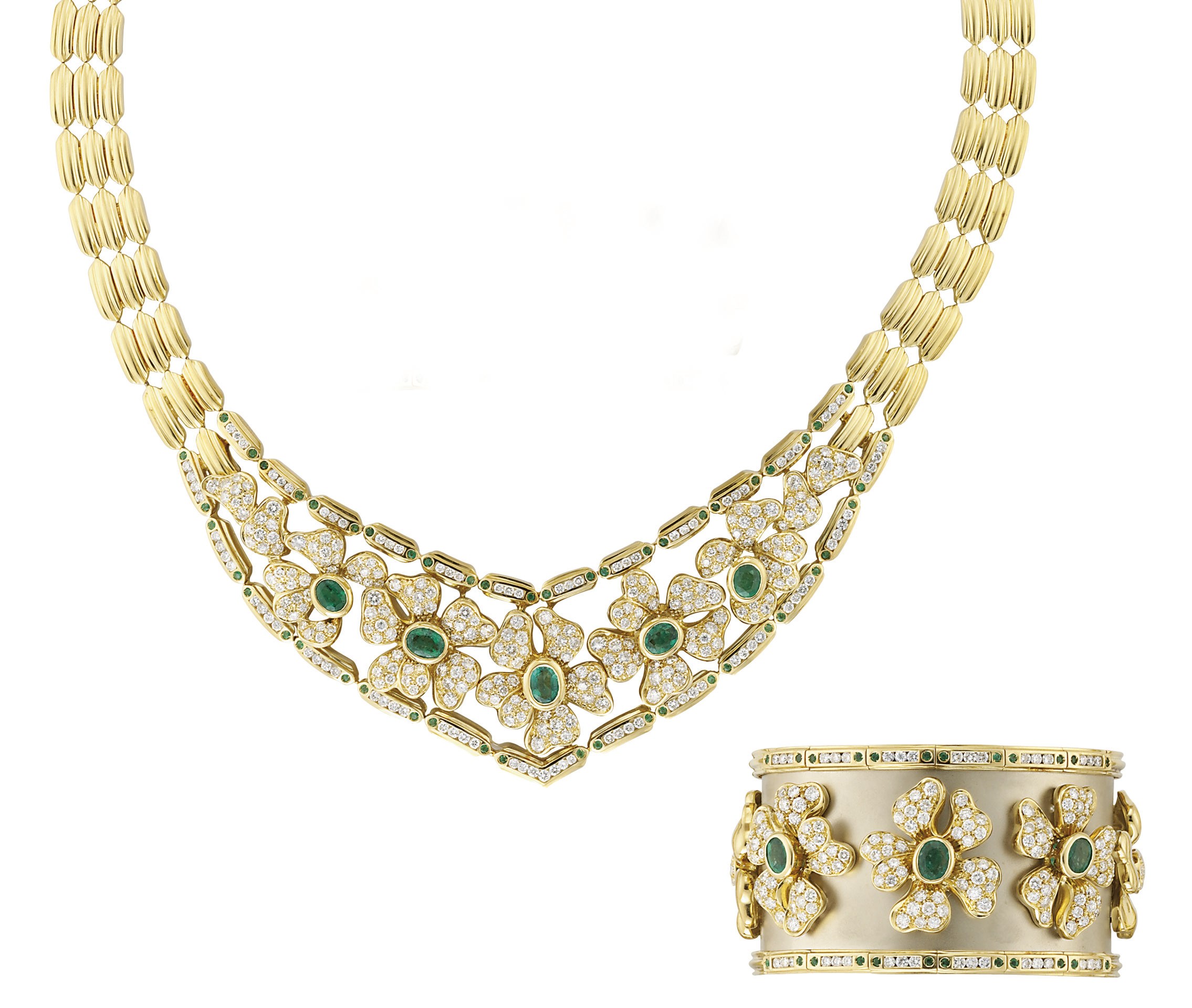 AN EMERALD AND DIAMOND NECKLACE AND CUFF BANGLE