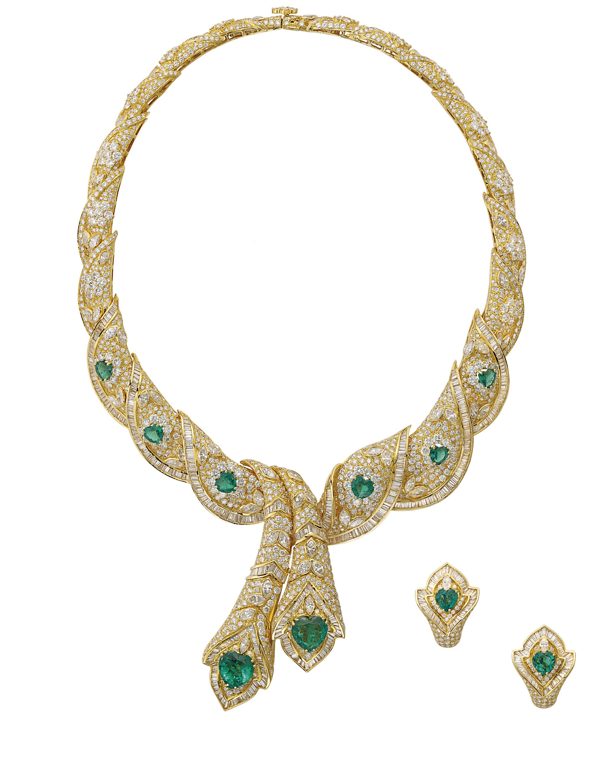 AN EMERALD AND DIAMOND NECKLACE AND EAR CLIPS