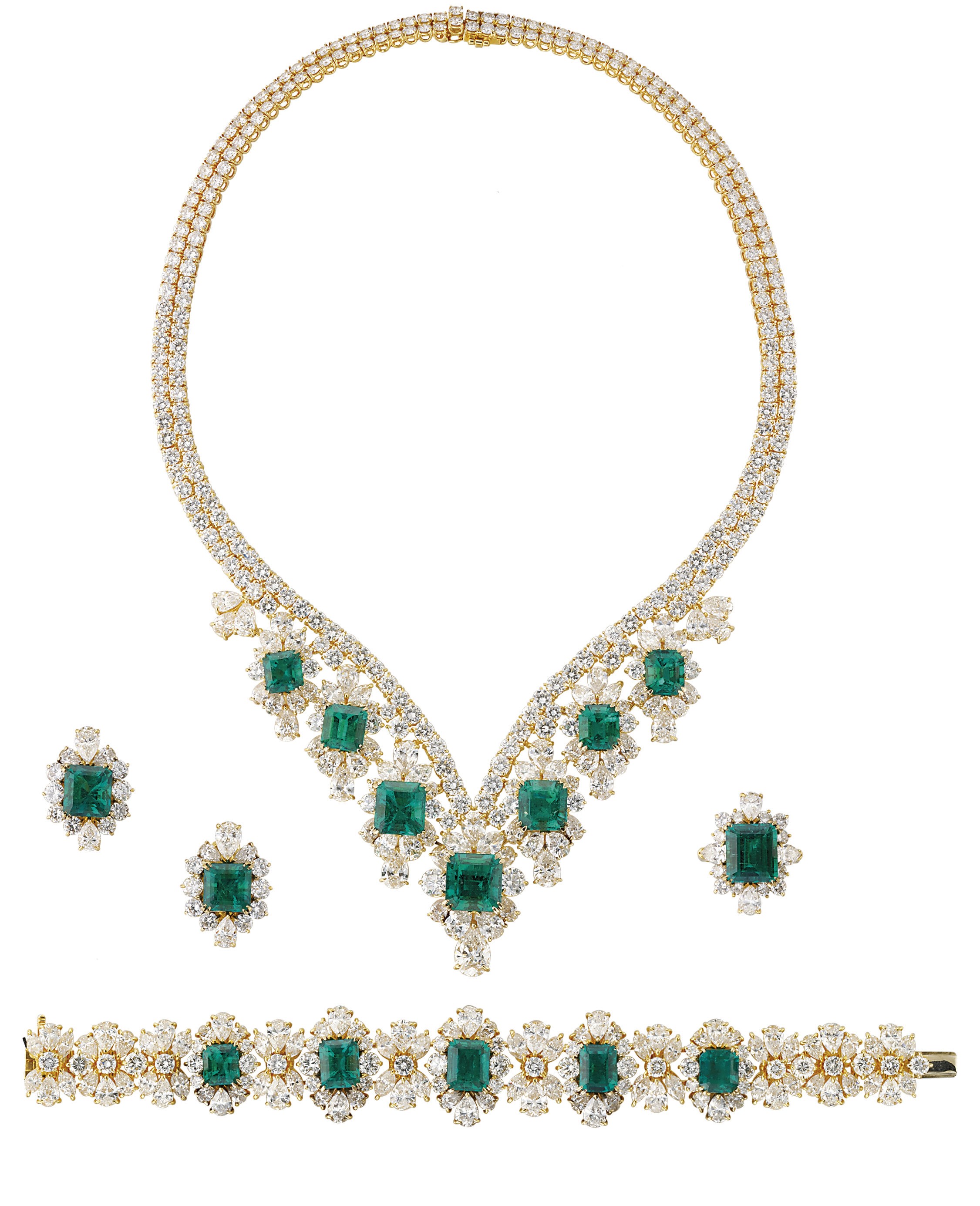 AN ATTRACTIVE EMERALD AND DIAMOND SUITE