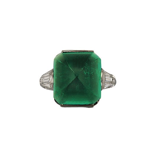 AN EXCEPTIONAL EMERALD AND DIAMOND RING