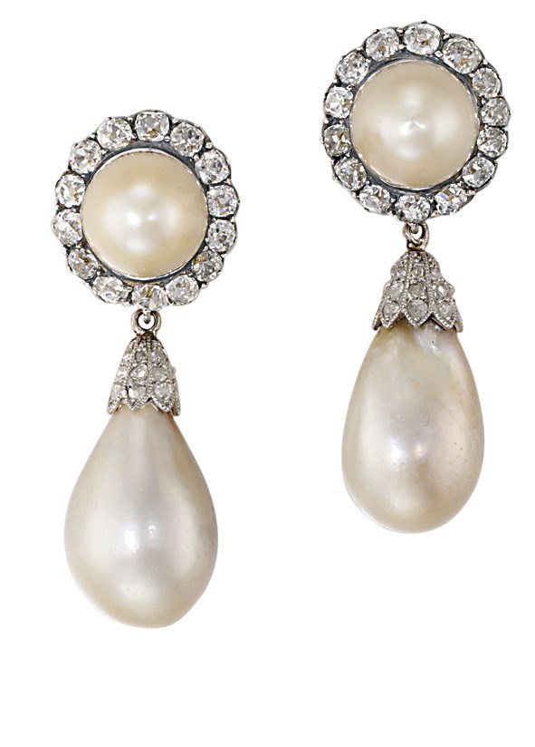 AN ATTRACTIVE PAIR OF ANTIQUE NATURAL PEARL AND DIAMOND EAR PENDANTS