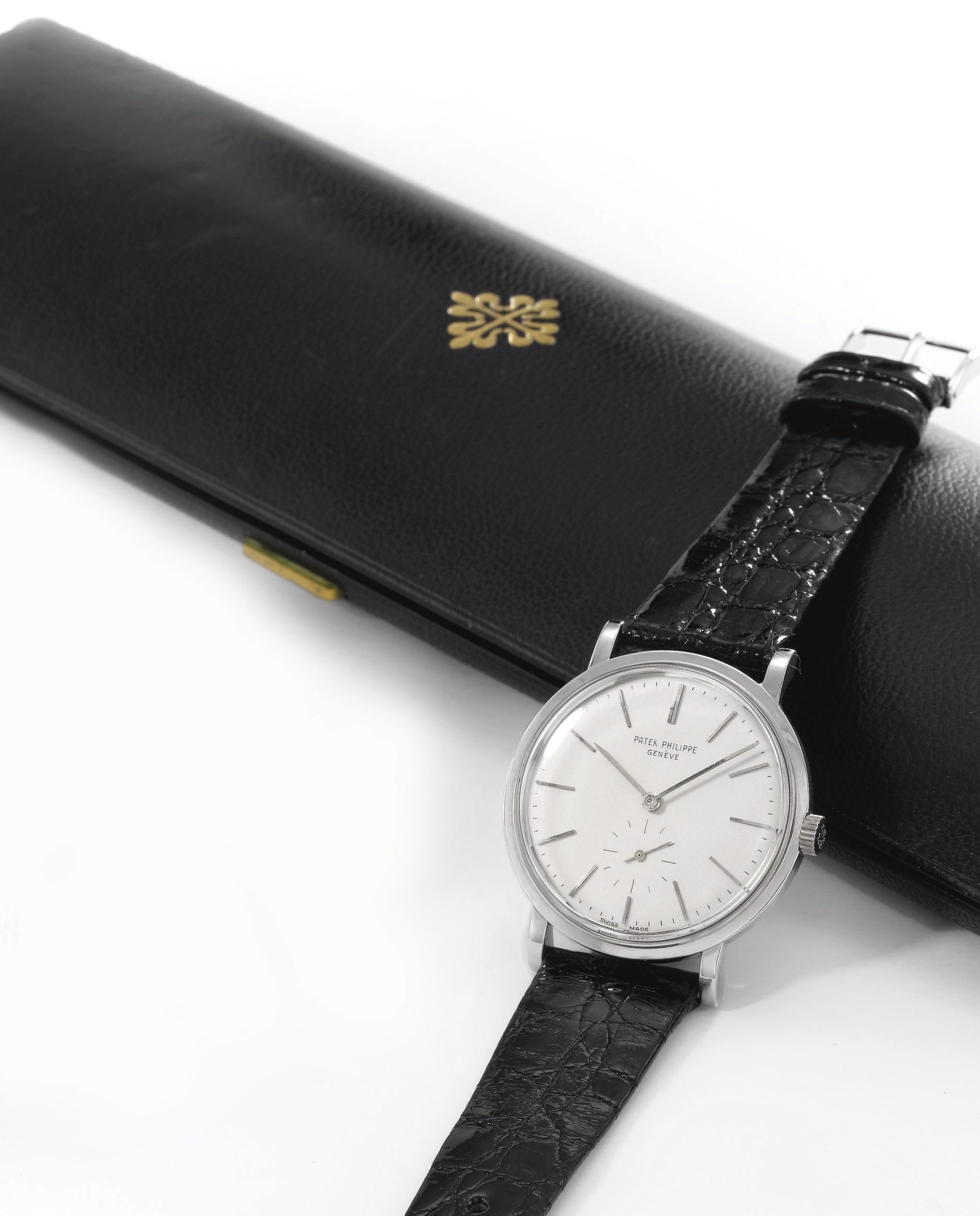 Patek Philippe. A very fine and rare 18K white gold self-winding water-resistant wristwatch