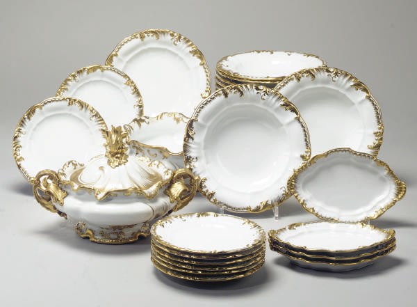 PARTIE DE SERVICE DE TABLE EN PORCELAINE TCHEQUE