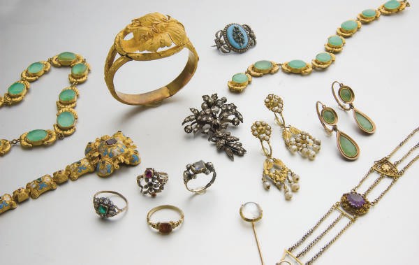 LOT DE BIJOUX