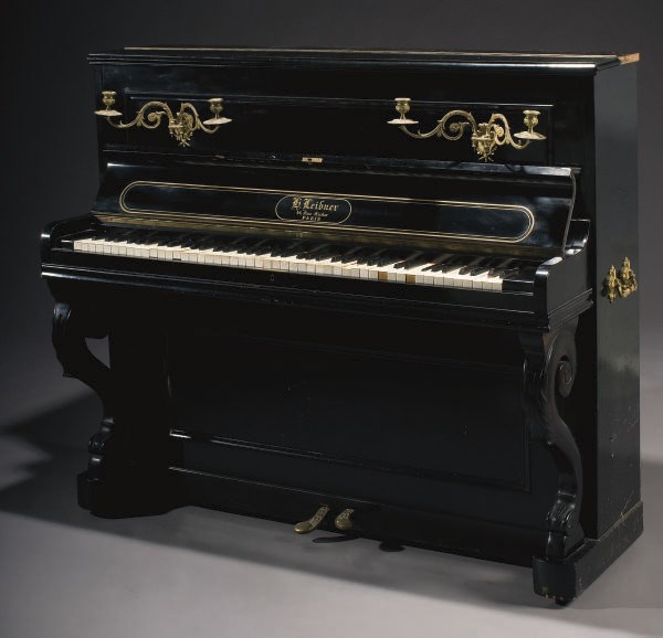 PIANO DROIT DE LA FIN DU XIXEME SIECLE
