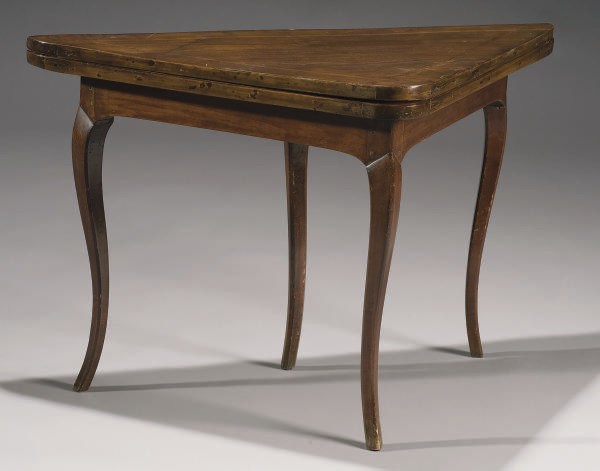 TABLE A JEUX DU XVIIIEME SIECLE