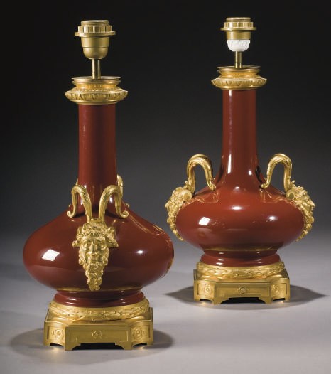 PAIRE DE VASES DE LA FIN DU XIXEME SIECLE