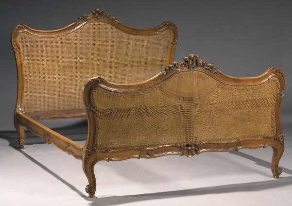LIT DE STYLE LOUIS XV DU DEBUT DU XXEME SIECLE