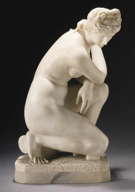 VENUS ACCROUPIE