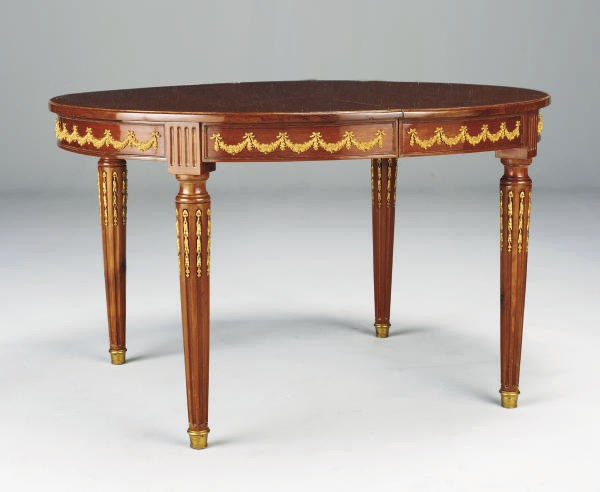 TABLE DE SALLE A MANGER DE STYLE LOUIS XVI