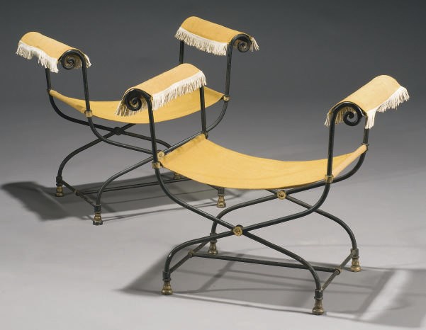 PAIRE DE TABOURETS CURULES DU XXEME SIECLE