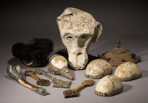 LOT COMPRENANT DIVERS OBJETS