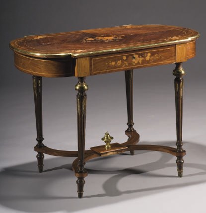 TABLE DE SALON DE LA FIN DU XIXEME SIECLE