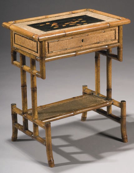 PETITE TABLE DU DEBUT DU XXEME SIECLE