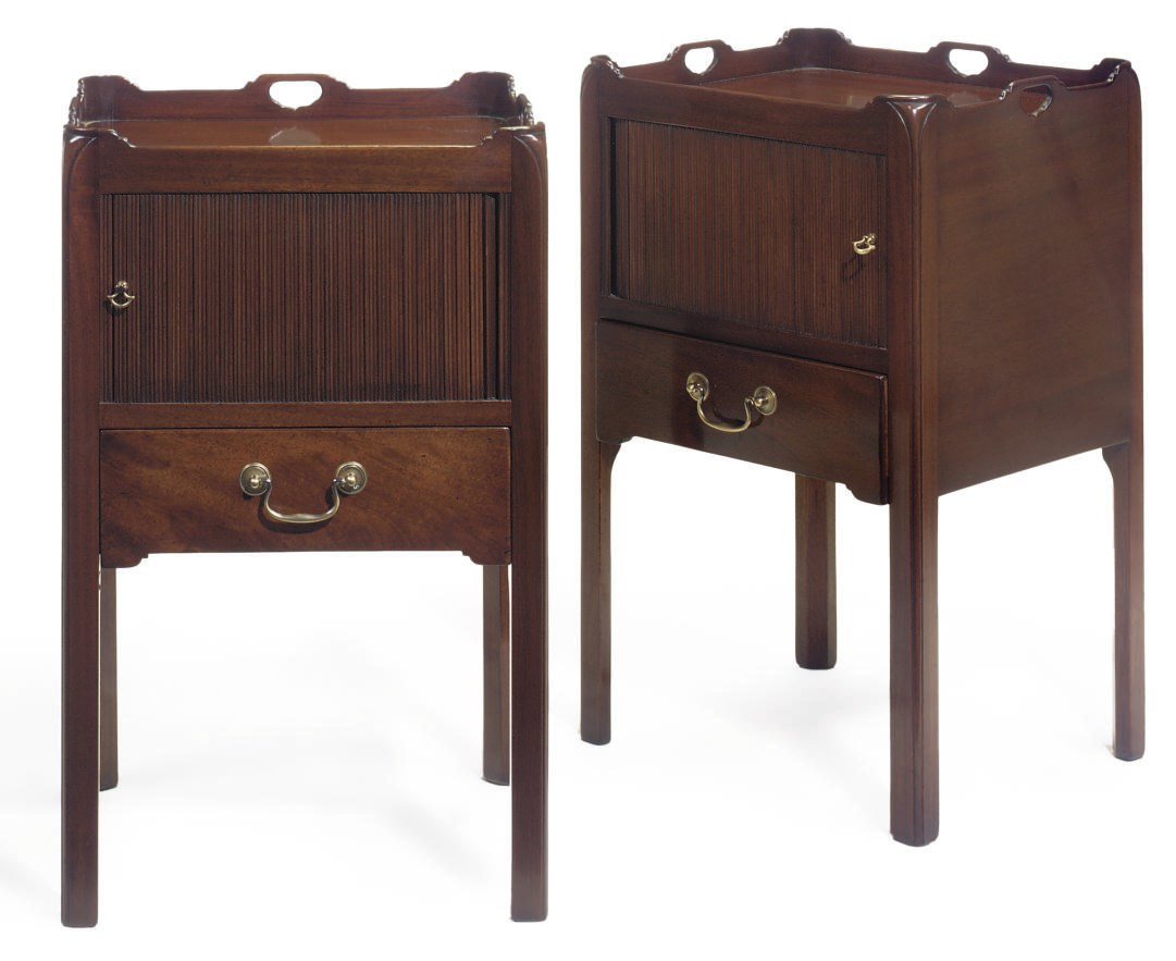 A PAIR OF MAHOGANY TRAY TOP BEDSIDE CABINETS