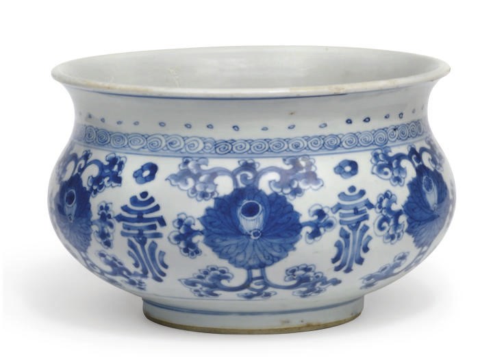 A Chinese blue and white censer