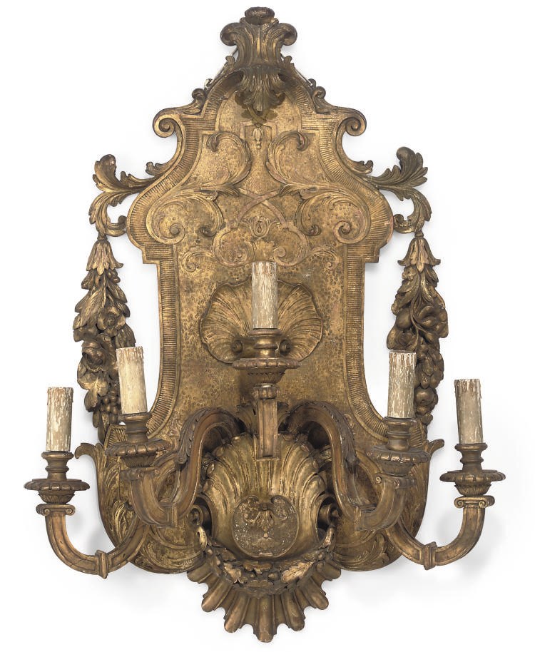 A GILTWOOD WALL SCONCE