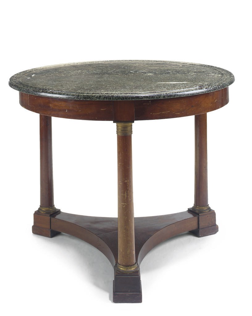 A FRENCH MAHOGANY CIRCULAR TABLE