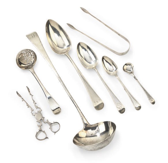 A MIXED GROUP OF SILVER FLATWARE, MOSTLY OLD ENGLISH PATTERN