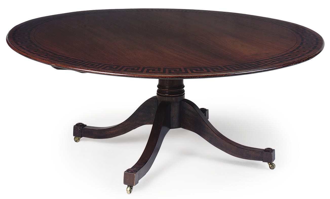 A MAHOGANY CIRCULAR PEDESTAL DINING TABLE