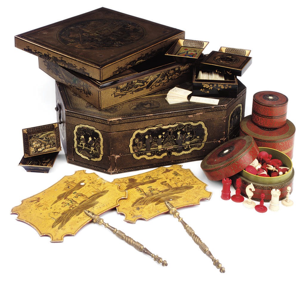 A CHINESE BLACK AND GILT LACQUERED-WOOD WORK BOX