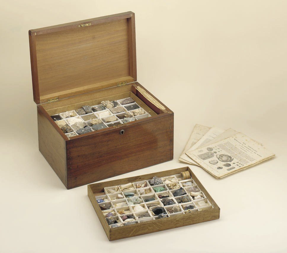 Cabinet of minerals, rocks and fossils