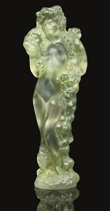 FIGURINE AVEC GUIRLANDE DE FRUITS No. 825