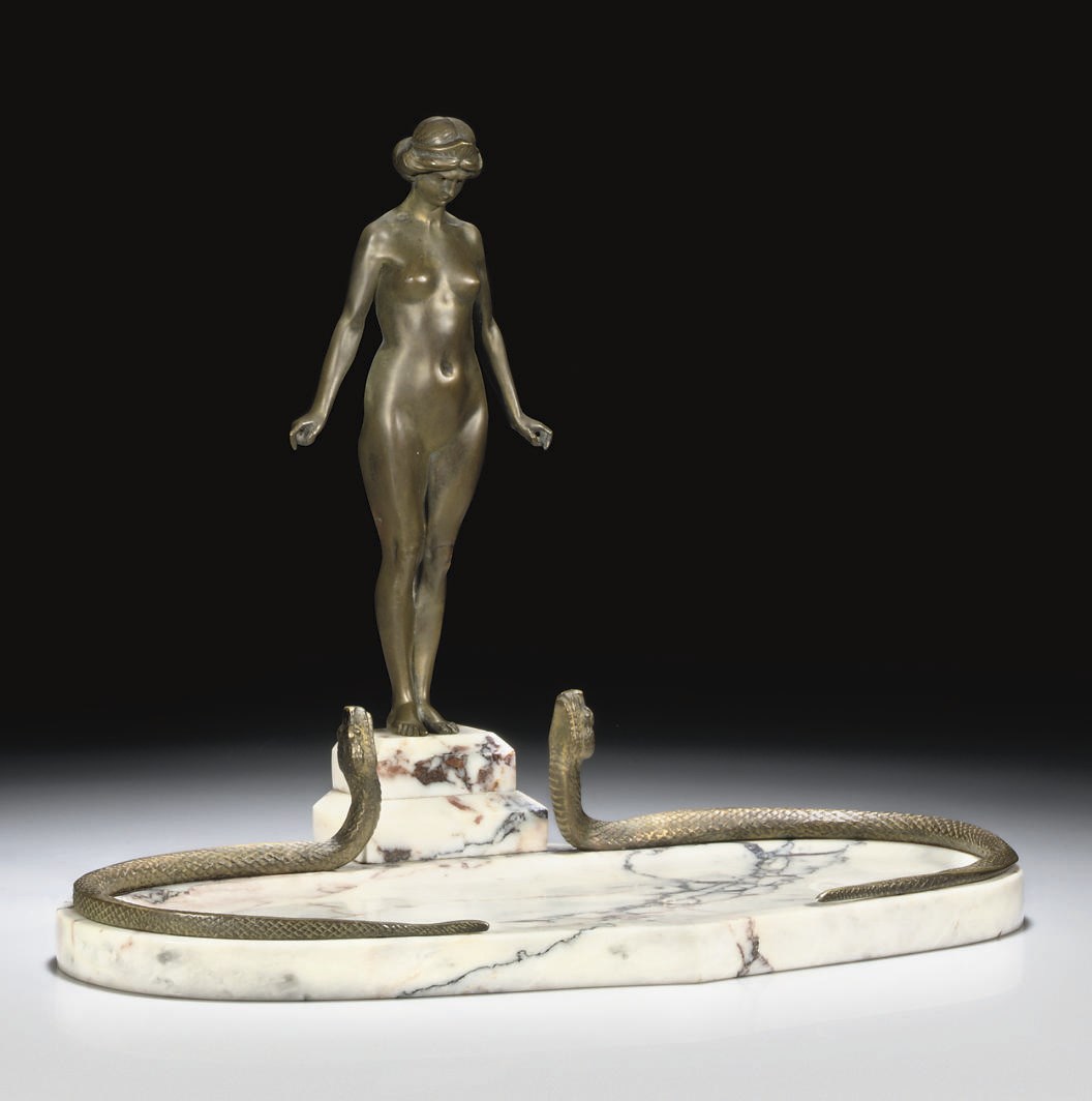 A PATINATED BRONZE FIGURE, CIRCA 1925