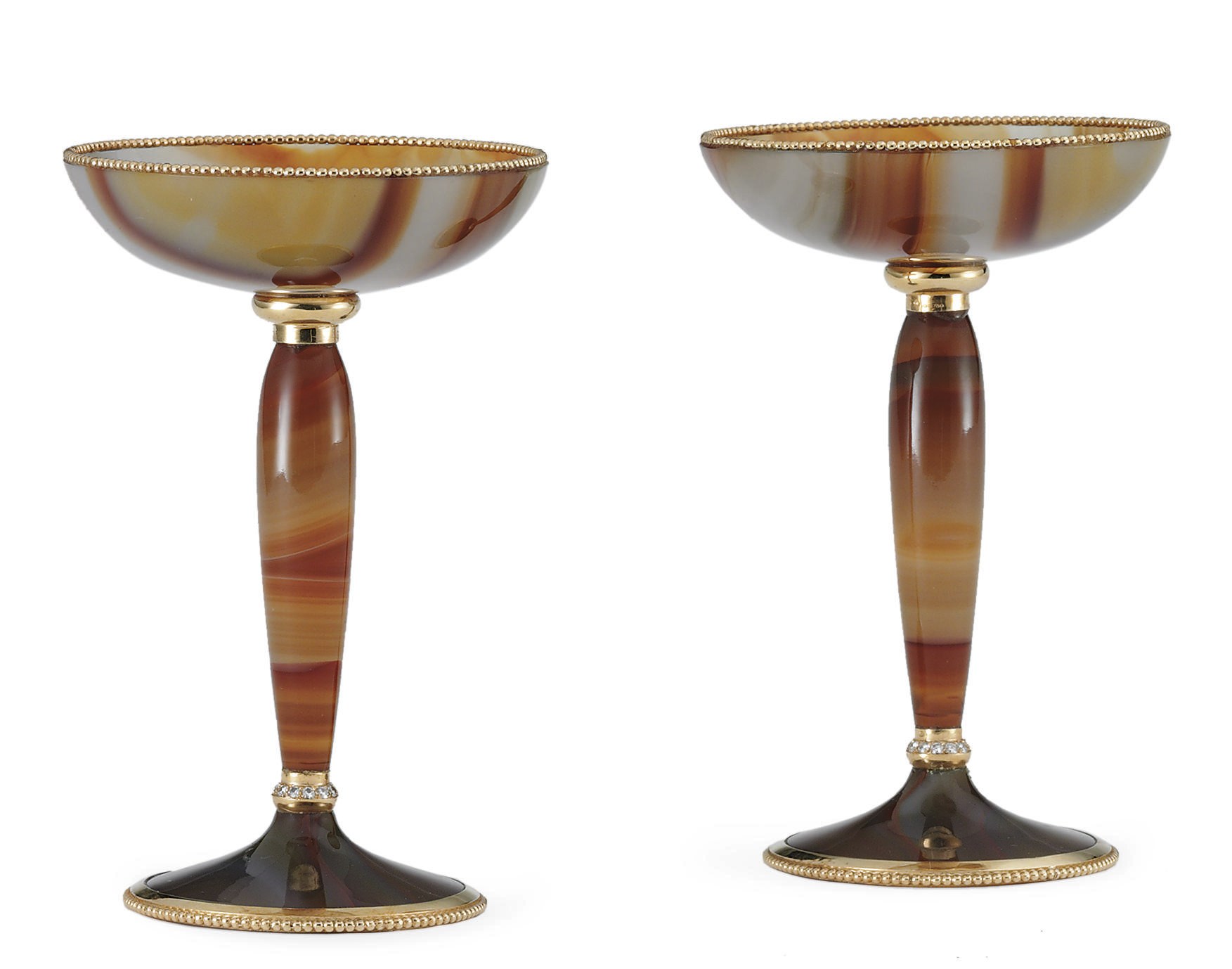 A PAIR OF FRENCH GEM-SET GOLD-MOUNTED AGATE CUPS